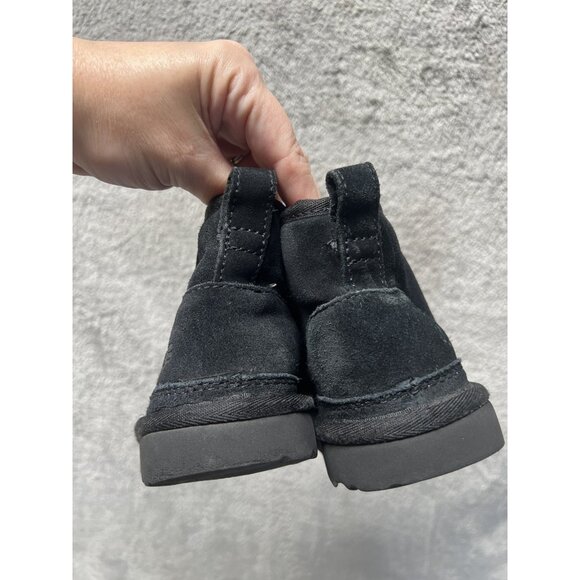 Kids UGG Neumel II Ankle Boots - Black Suede, Size 1 US [1017320K] Snow Winter - Picture 3 of 9